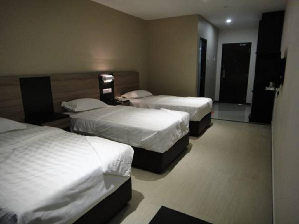 Galaxy Hotel Simpang Ampat  Zimmer foto
