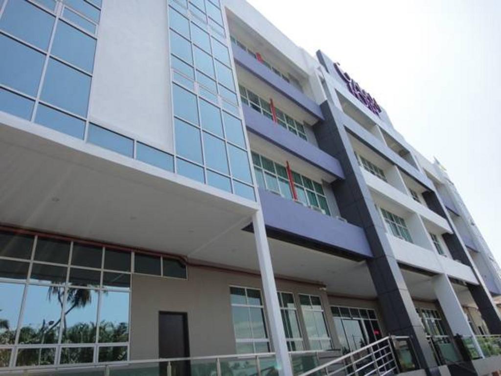 Galaxy Hotel Simpang Ampat  Exterior foto
