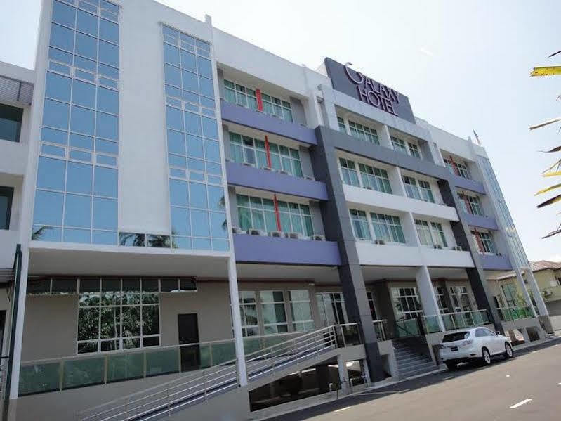 Galaxy Hotel Simpang Ampat  Exterior foto